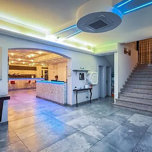 hotel-etna-riccione.riccione-hotels.org/